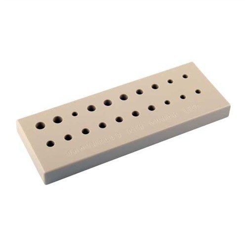 Sada deluxe kladiv obsahuje 20 různých kladiv pro snadné odstraňování a instalaci kolíků, zarovnání otvorů a stakování mířidel bez poškození povrchu.