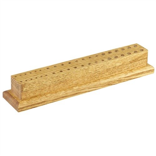 Kompaktní, odolný blok z pevného dubu s 40 otvory pro snadné uskladnění nástrojů, uvolňuje prostor v dílně a udržuje vše po ruce.