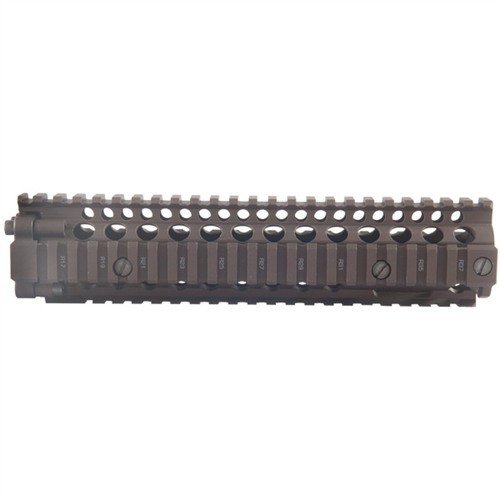 RIS II handguard offers a robust multi-rail system for M4A1, enabling M203 attachment, free-floating barrel, and ample space for accessories.