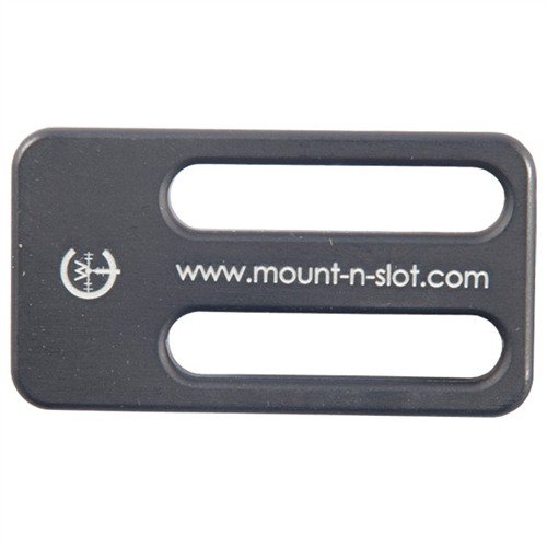 Rychle převeďte svůj 2-bodový popruh na vysoce manévrovatelný 1-bodový s tímto hliníkovým adaptérem, který je kompatibilní s různými spojovacími prvky.