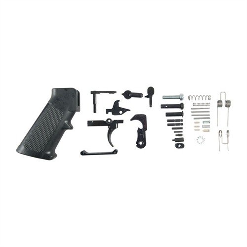 Kompletní AR-15 Lower Parts Kit obsahuje vše potřebné pro montáž AR-15 dolního přijímače, včetně spoušťového mechanismu a dalších klíčových součástí.