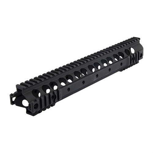 KAC URX 3.1 forend offers a lightweight, modular design with ambidextrous QD sling sockets and minimal rail sections for improved grip on AR-15 platforms.