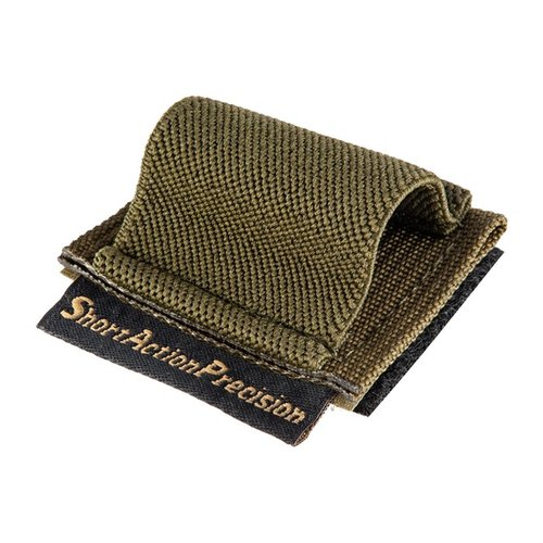 Získejte rychlý a snadný přístup k zásobníkům .22 s držákem Short Action Precision, který se připevňuje na bok pušky pomocí suchého zipu.