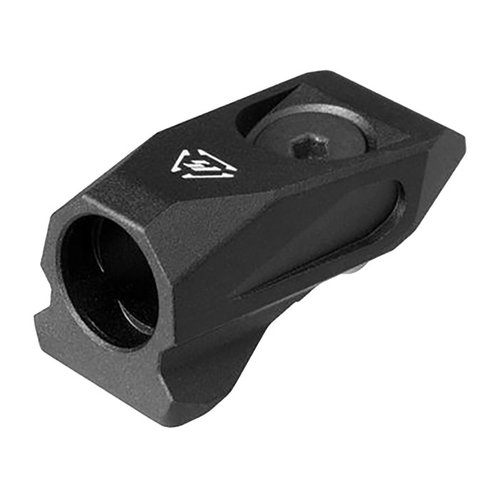 LINK ANGLED QD MOUNT od STRIKE INDUSTRIES je kompatibilní s KeyMod a MLOK, nabízí snadnou instalaci a odstranění pod úhlem 30° pro pohodlné použití.