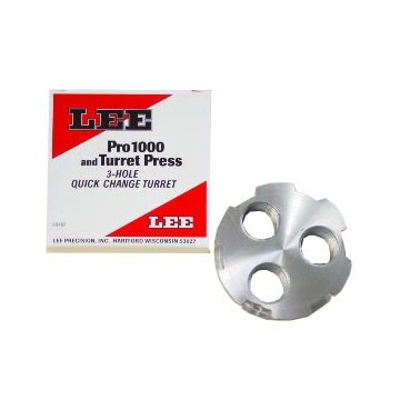 Rychlá výměna s Lee Aluminum 3-Hole Turret pro 3-Hole Turret Press a Pro 1000, ideální pro efektivní přebíjení. Nehodí se pro 4 Hole Turret Press.