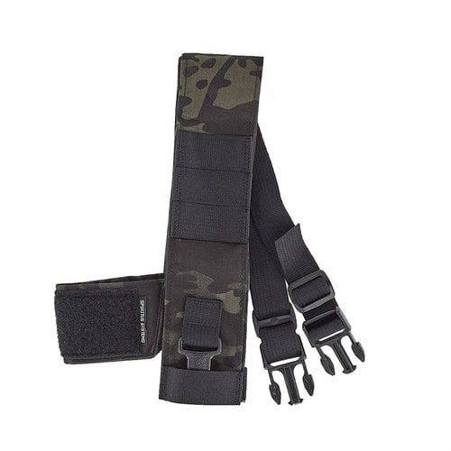 FAT STRAP offers a streamlined design for your Micro Fight Chest Rig, featuring elastic mounting points and a Velcro patch for easy customization.