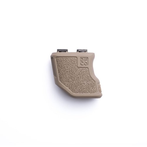 Získejte vylepšenou manipulaci se zbraní s TIGER CLAW M-LOK Angled Forward Grip, ergonomickým designem a retro texturou pro lepší stabilitu a kontrolu.