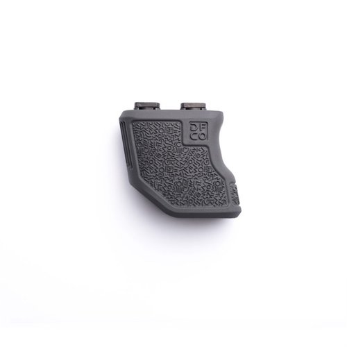 Získejte maximální kontrolu a pohodlí s 10° Tiger Claw M-LOK Angled Forward Grip, ergonomickým designem a retro texturou pro efektivní manipulaci se zbraní.
