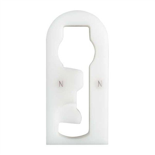 Zabraňuje ohnutí rámu revolveru díky přesně tvarovaným vložkám, které rovnoměrně rozdělují síly a umožňují drobné úpravy pro různé zbraně.