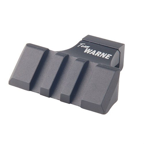 Warne Tactical 45° Side Mount umožňuje snadnou montáž na Picatinny rail, ideální pro připevnění red dot nebo reflexního záložního mířidla na AR-15.